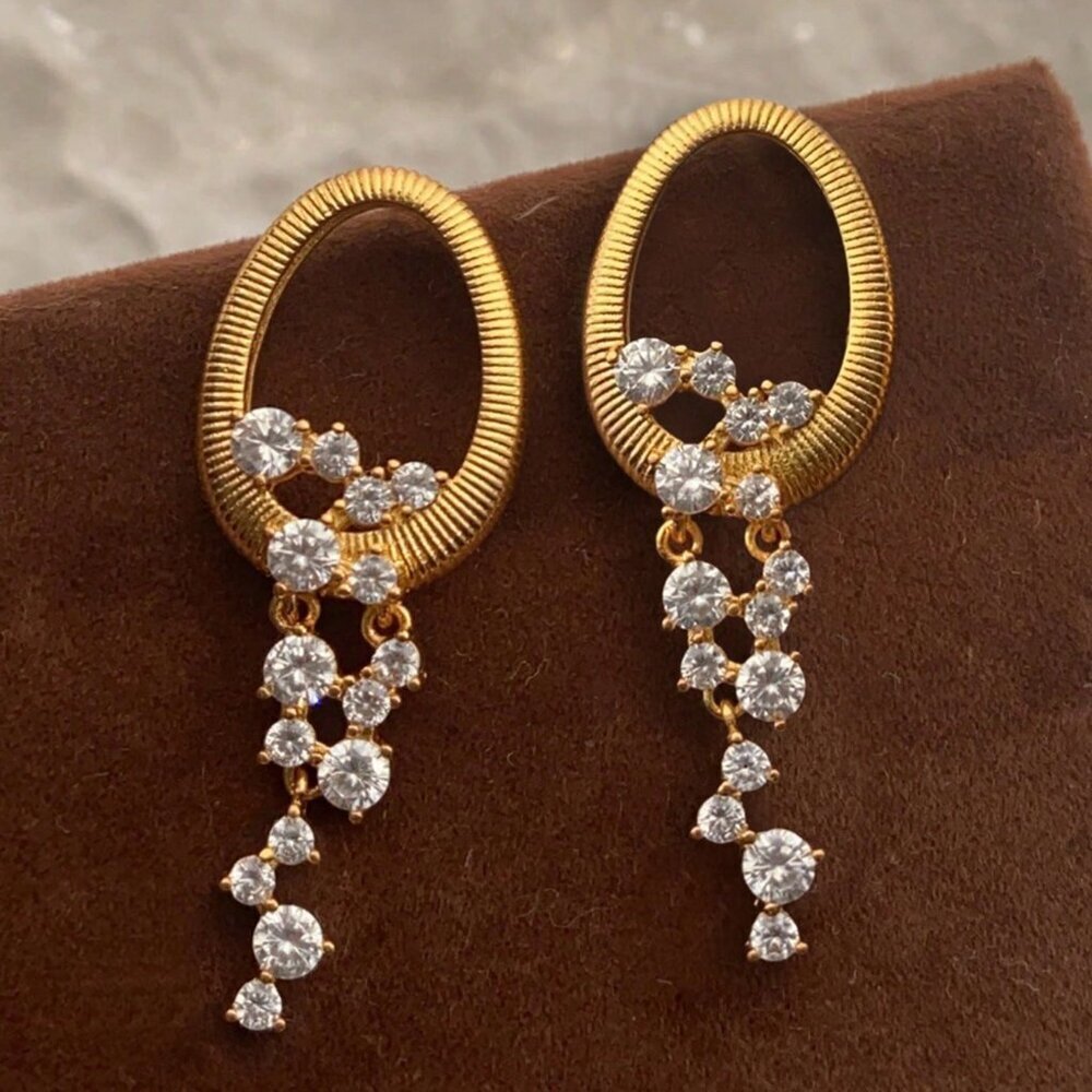 Gold or silver Elegant Women's Oval Hoop Earrings With Zirconia Tassels